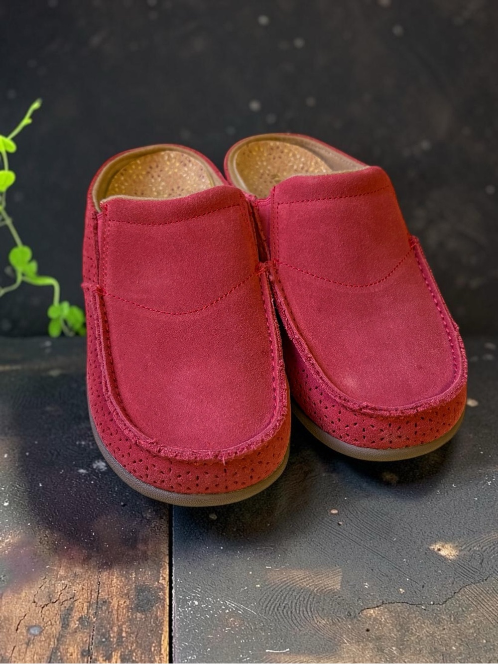 Revitalign Siesta Burst Suede Orthotic Slide Clog Mules Baked Apple Red